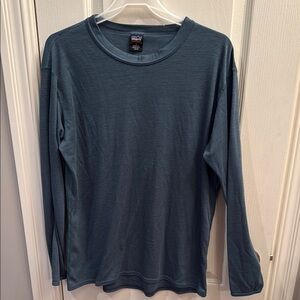 Patagonia Capilene Men's green Long Sleeve Shirt. Size Large